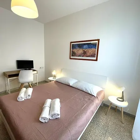 Domus Piramide * Roma