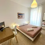 Domus Piramide Апартаменты Рим